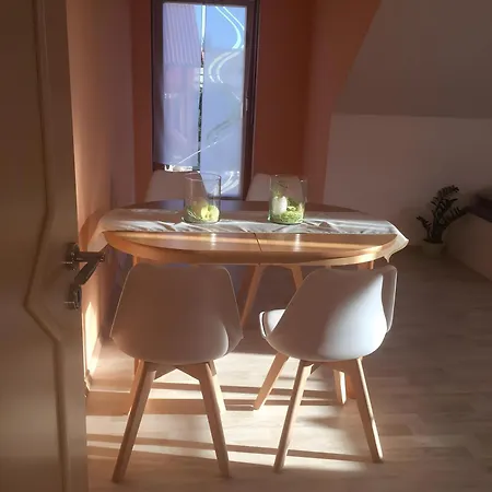 Mit Terrasse