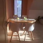 Mit Terrasse